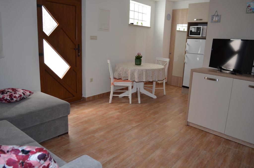 Apartments Lora باشْكا الغرفة الصورة