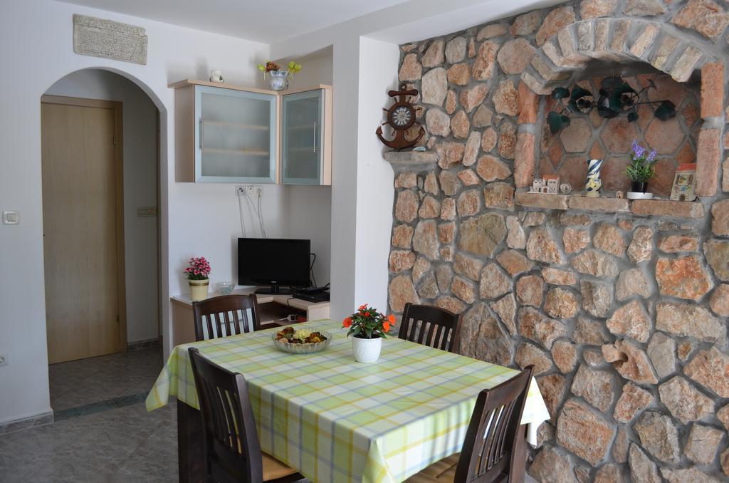 Apartments Lora باشْكا الغرفة الصورة